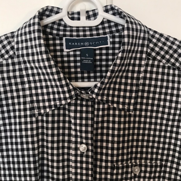 Pretty gingham button down. - Picture 2 of 4